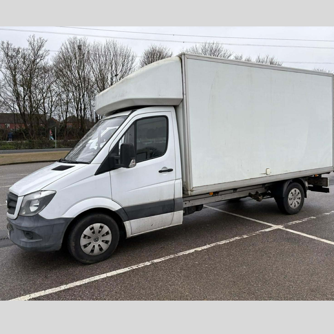 PERKRAUSTYMO PASLAUGOS LONDONE IR  UK